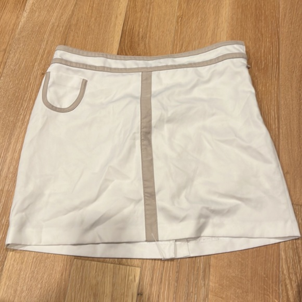 Izod golf Women’s size 8 skirt‎ with shorts